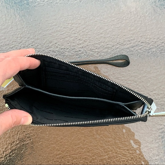 Michael Kors Wristlet (NWT) Black Shimmer Pebble Leather (RARE find, Vintage) - Picture 4 of 4
